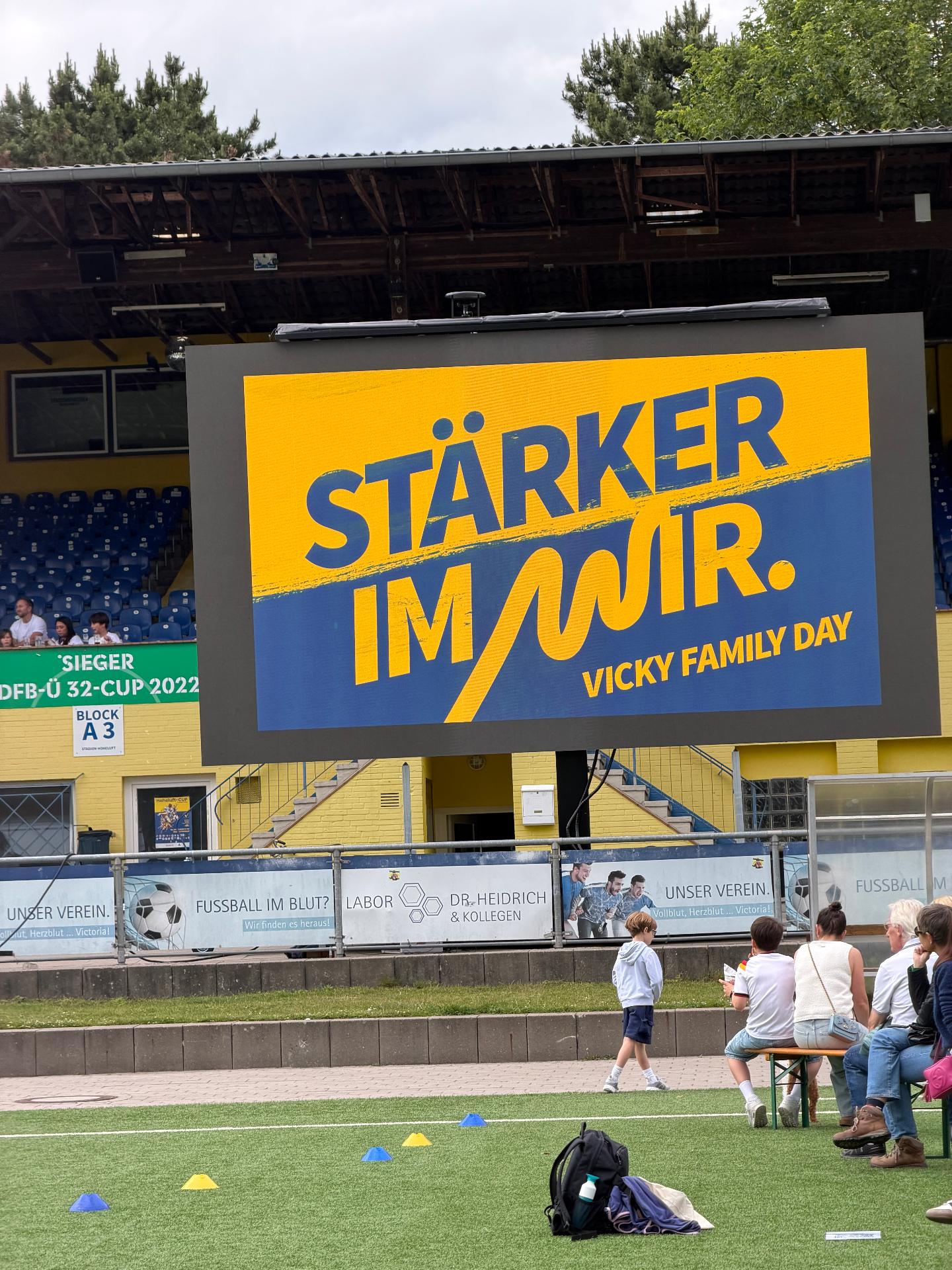 unserneubau als Partner beim Vicky Day im Stadion Hoheluft